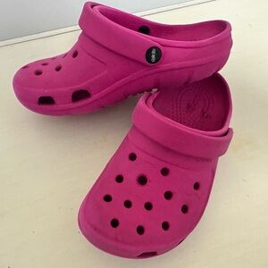CROCS Kids size C11 Children’s Pink Comfortable Shoes Classic Clog